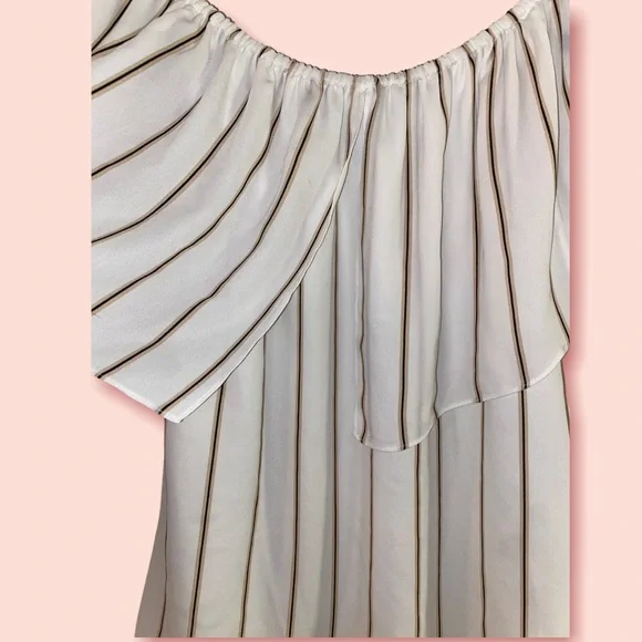 White house black market top, White with metallic stripes, perfect for spring! - Picture 5 of 6